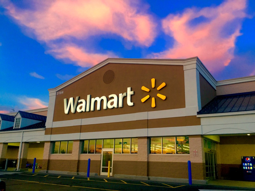 Les ventes en ligne de Walmart explosent avec la COVID-19